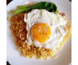 Mì xào trứng